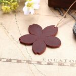Segnalibro a forma di fiore in pelle